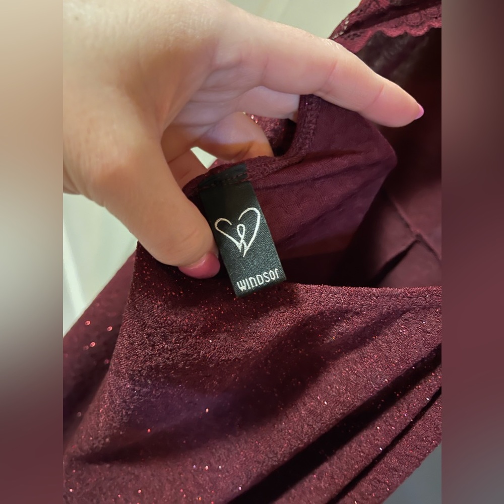 Windsor burgundy glitter romper size large - Picture 6 of 7
